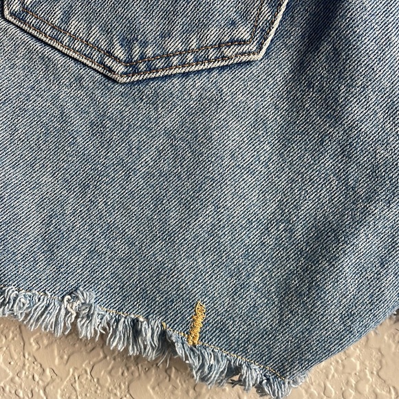 Denim shorts TOMMY HILFIGER (4)distressed - Picture 8 of 15